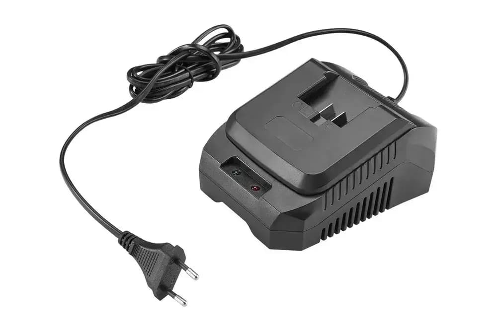 ALTECO Быстрозарядное устройство ВС 20-2,4 (20 В, 2-8Ач)